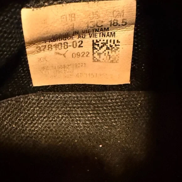 Puma Black and Red Athletic Shoes - Kids / Boys sneakers size 13c - Picture 7 of 9